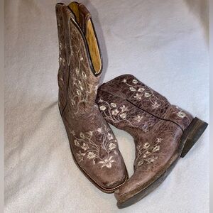 Girls Corral Brown Embroidered Western Boots